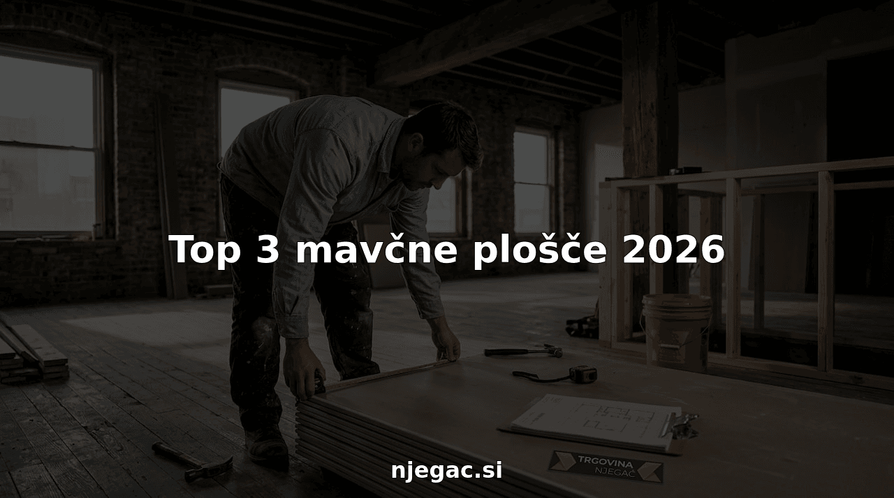 Delavec na obnovi natančno izmeri mavčne plošče, da bodo popolnoma ustrezale prostoru.